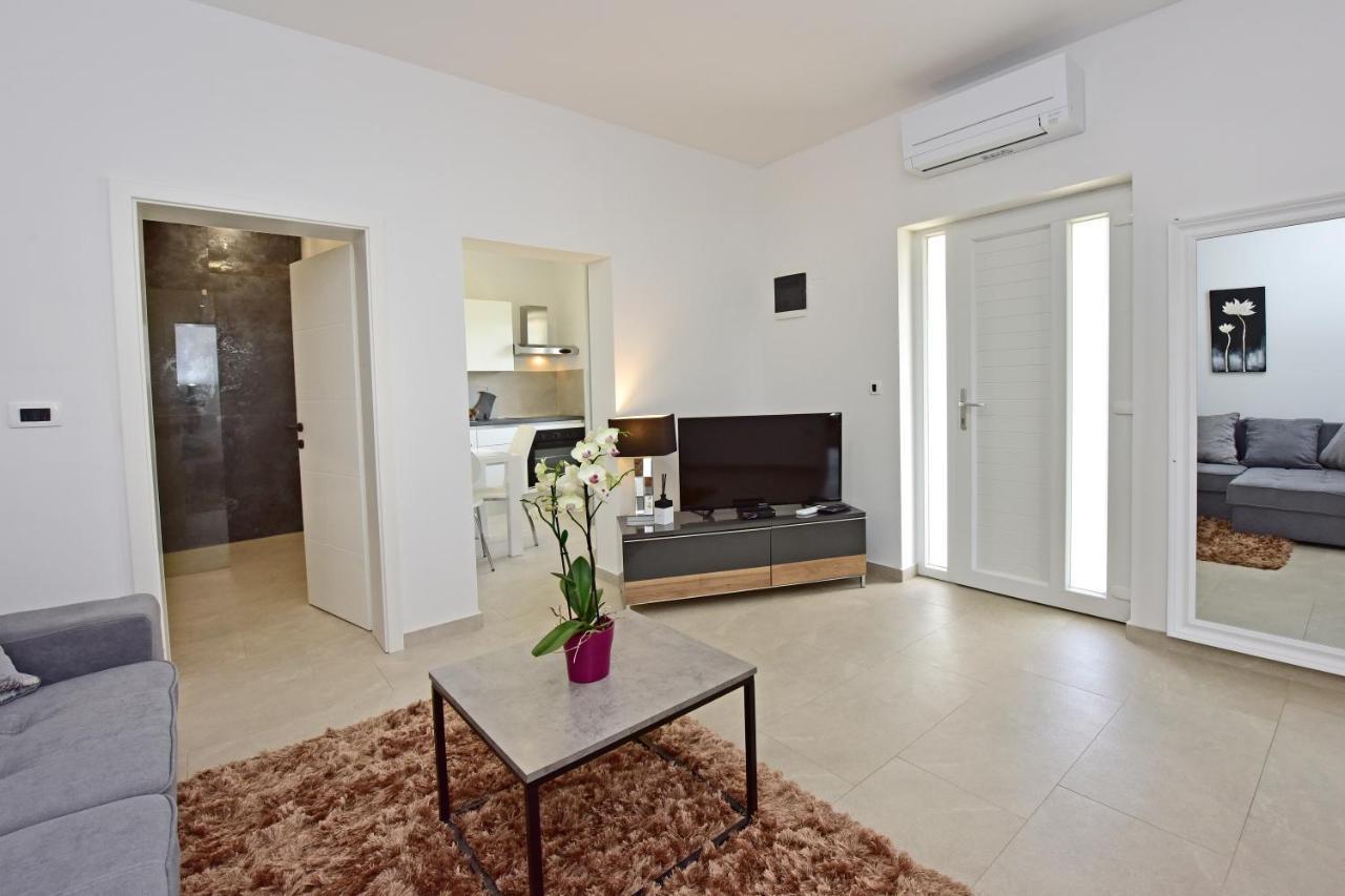 Apartman Melita Porec Exterior photo