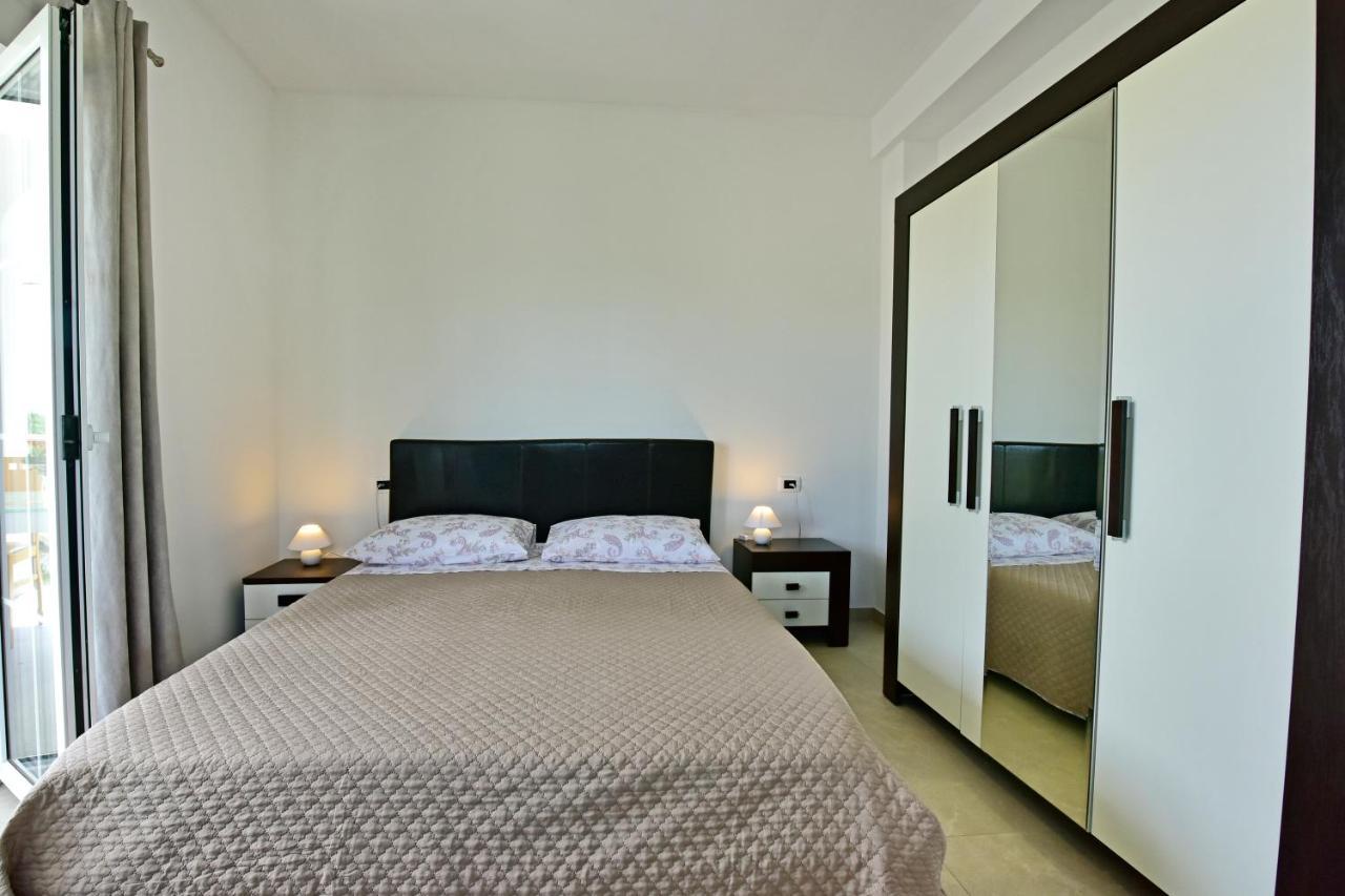 Apartman Melita Porec Exterior photo